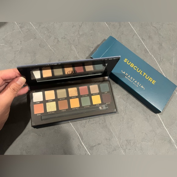 Anastasia Beverly  Hills Subculture Eyeshadow Palette New - Picture 1 of 4